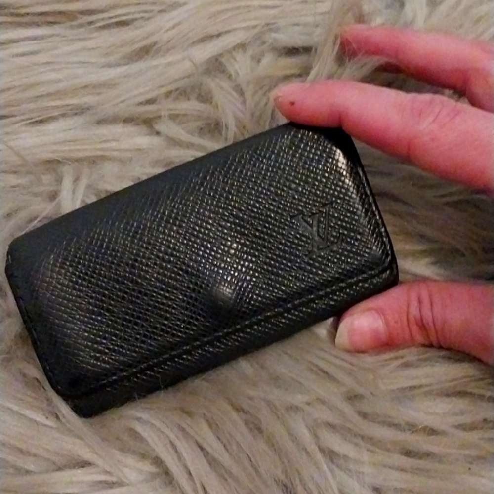 Louis vuitton EPI key holder